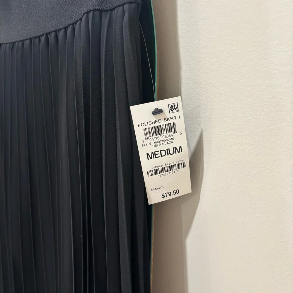 I.N.C. International Concepts
Women's Pleated Midi Skirt Medium NWT - Picture 5 of 6